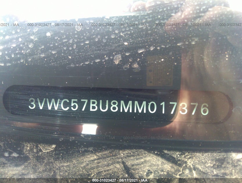 3VWC57BU8MM017376