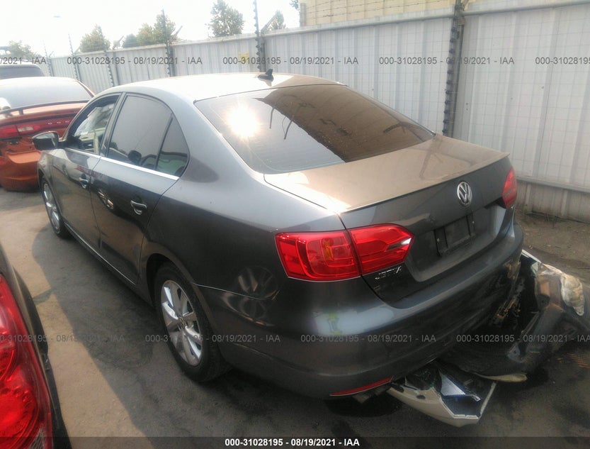 3VWD17AJ5EM351681