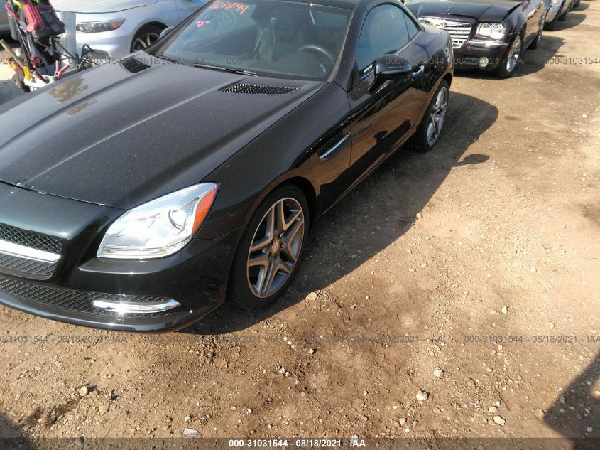 VIN WDDPK5HA9DF052206 2013 Mercedes-Benz SLK-Class,... no.2