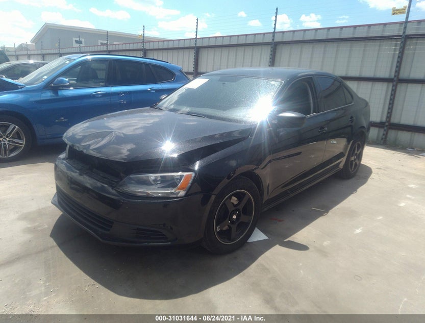 3VW2K7AJ8DM368025