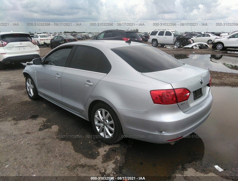 3VWDX7AJ0DM297123