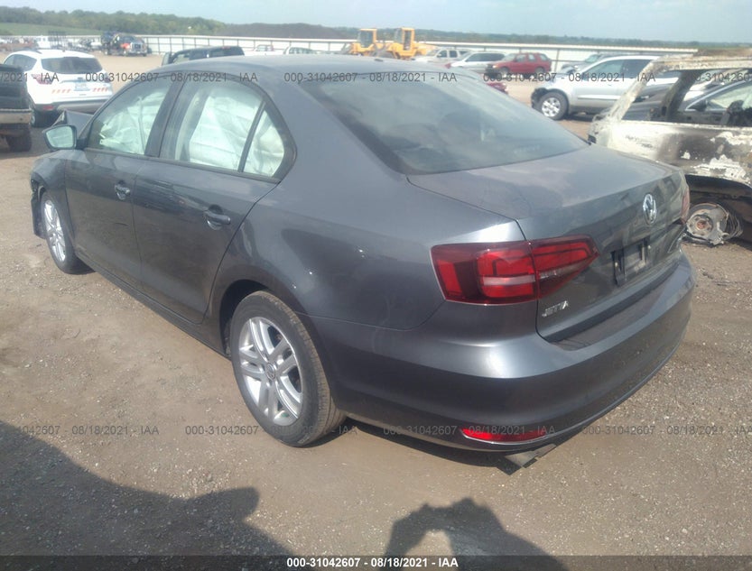 3VW2B7AJ7JM257493