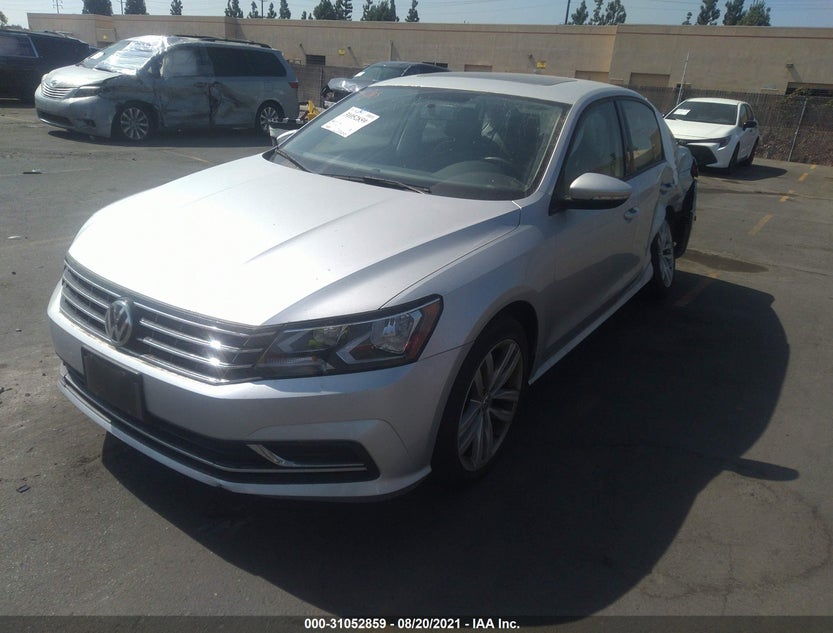 1VWLA7A30KC010070