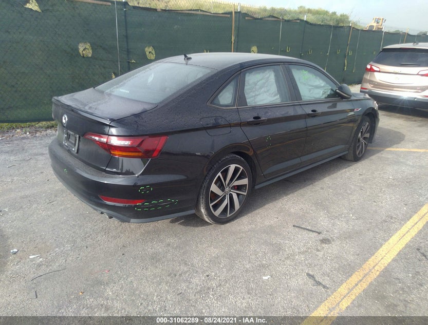 3VW5T7BU1KM221674