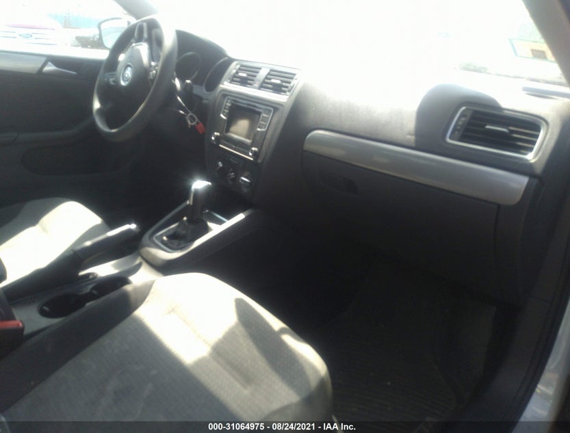 3VW2B7AJ3HM236120