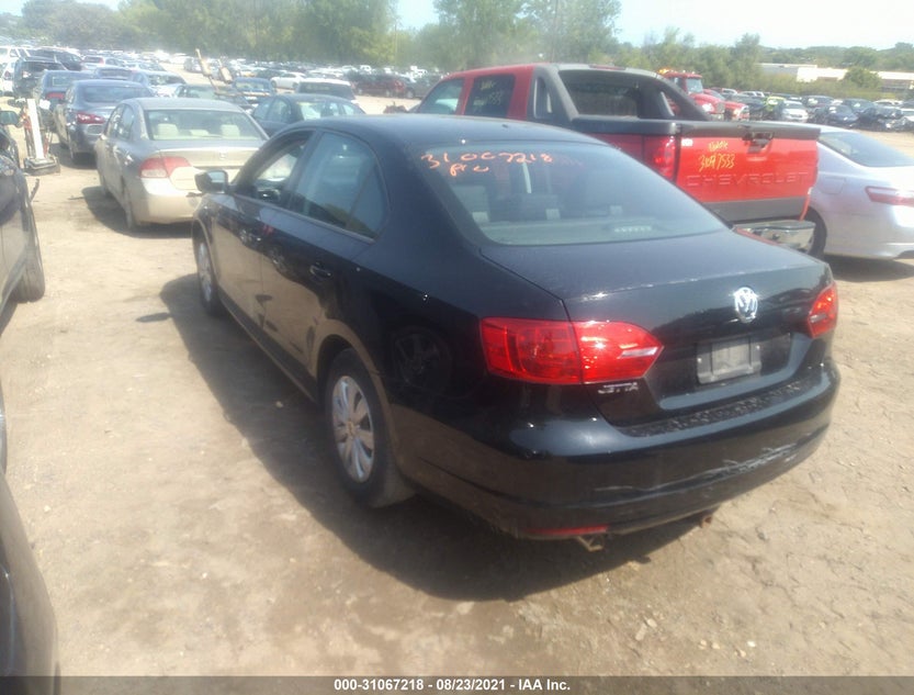 3VW2K7AJ8DM208579
