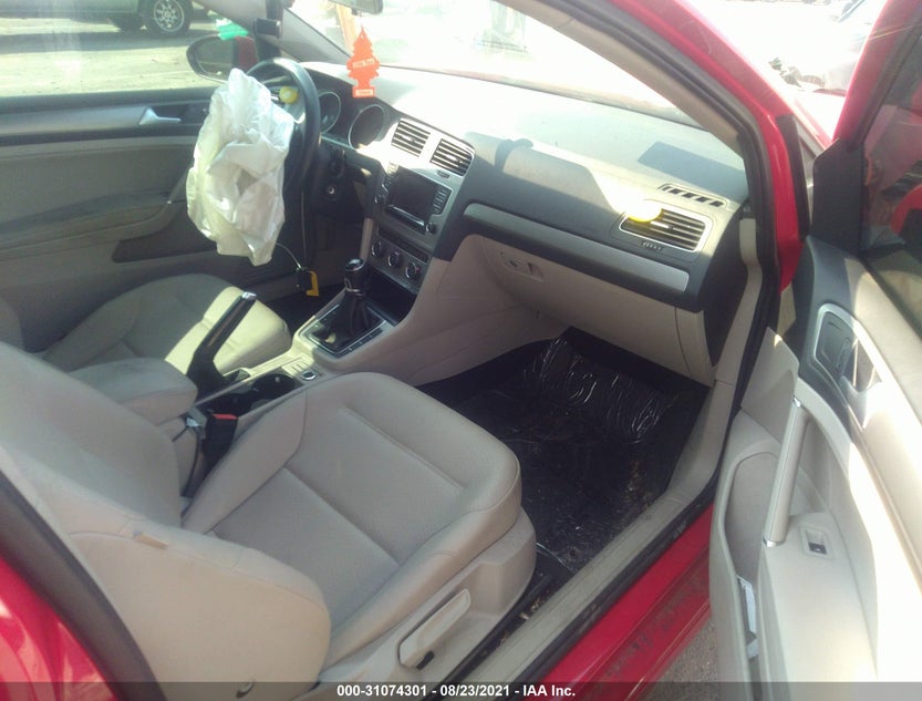 3VW817AU0FM077724