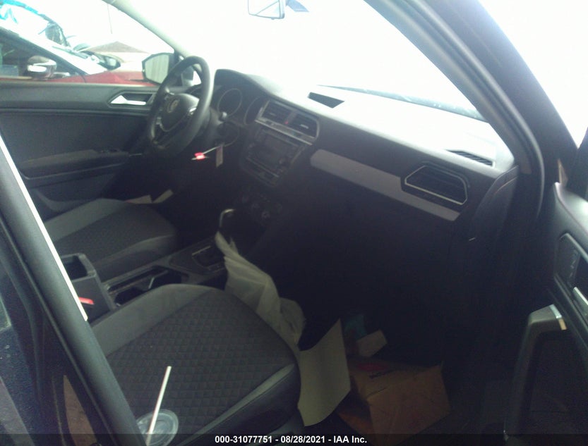 3VV1B7AX5LM158582