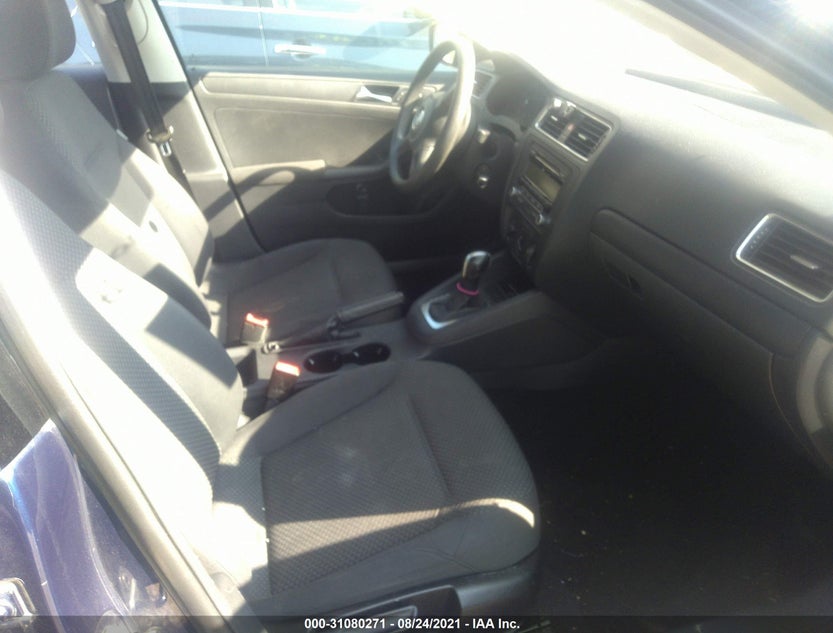 3VW2K7AJ8BM333143