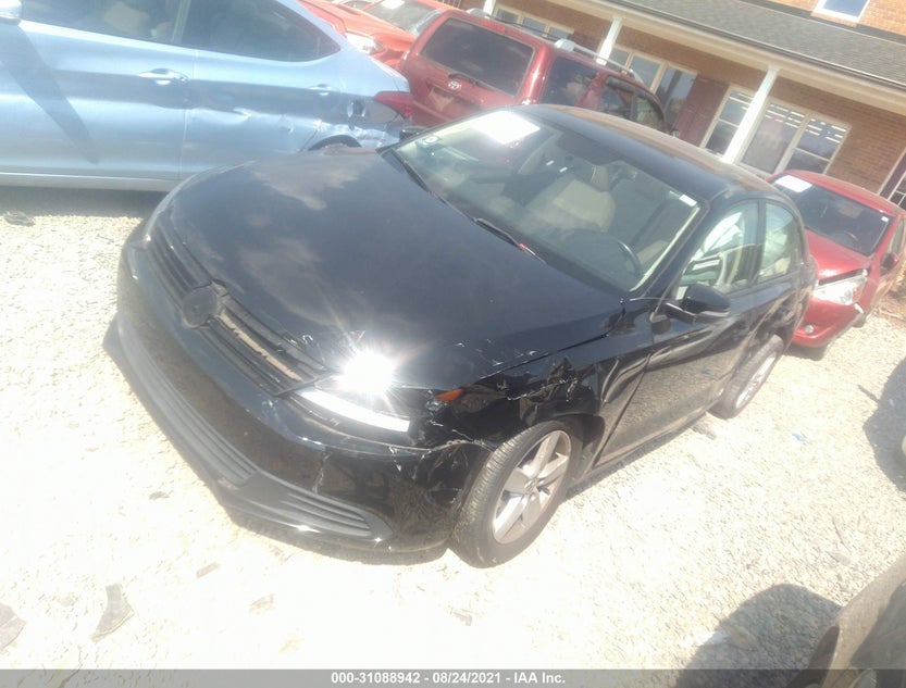 3VWLL7AJ8CM031449