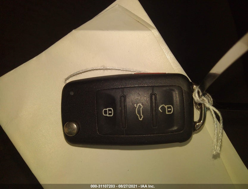 3VWLP7AJ8CM300537