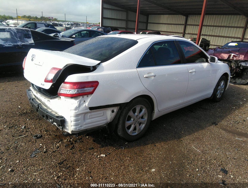 4T1BF3EK8AU555142