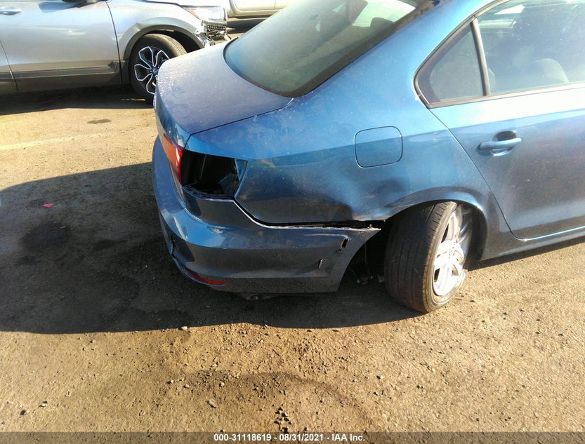3VW2B7AJ4JM258150