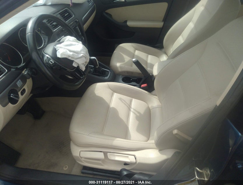 3VWLA7AJ4FM301383