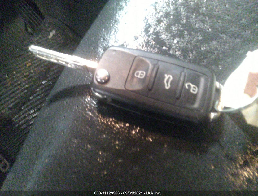 3VWLL7AJXDM389685