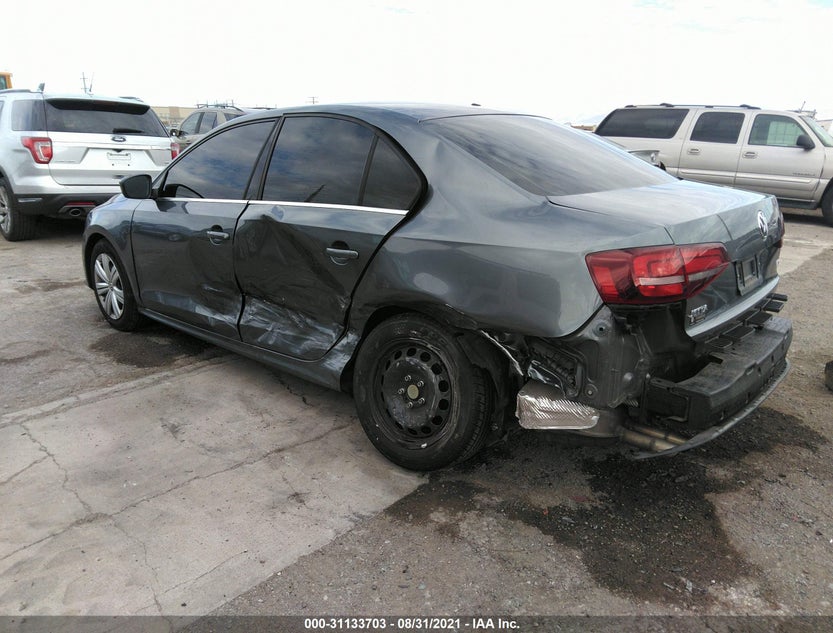 3VW2B7AJ8HM412143