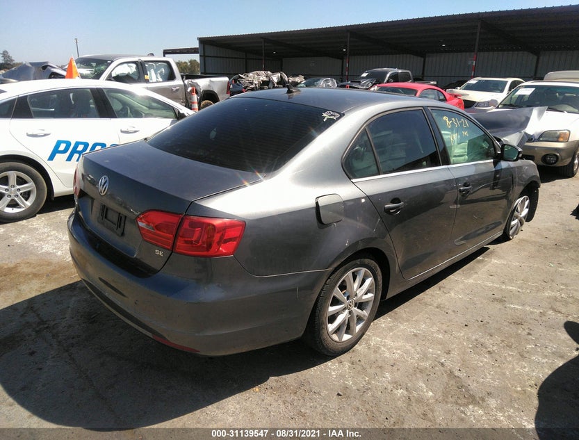 3VWD17AJ9EM334687