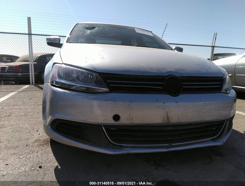 3VWD17AJ8EM256175