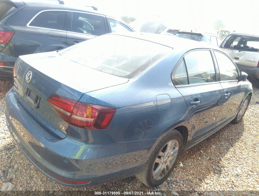 3VW2B7AJ3JM203902