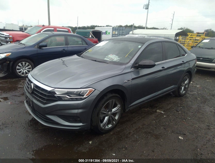 3VWCB7BU1KM186841
