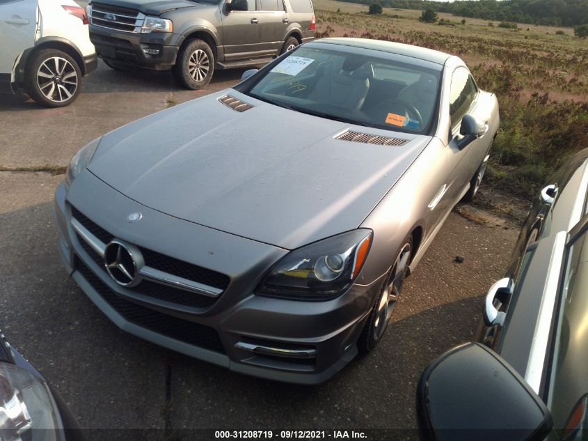 VIN WDDPK4HA3FF107021 2015 Mercedes-Benz SLK-Class,... no.2