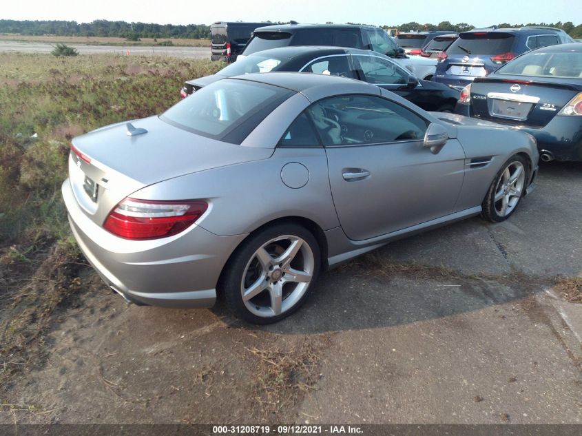 VIN WDDPK4HA3FF107021 2015 Mercedes-Benz SLK-Class,... no.4