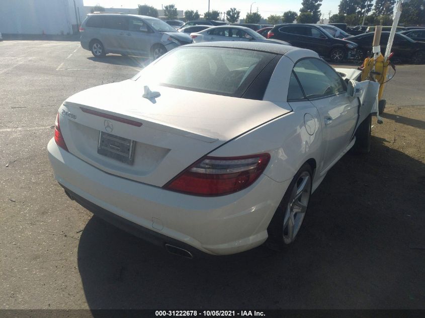 VIN WDDPK4HA8DF074000 2013 Mercedes-Benz SLK-Class,... no.4