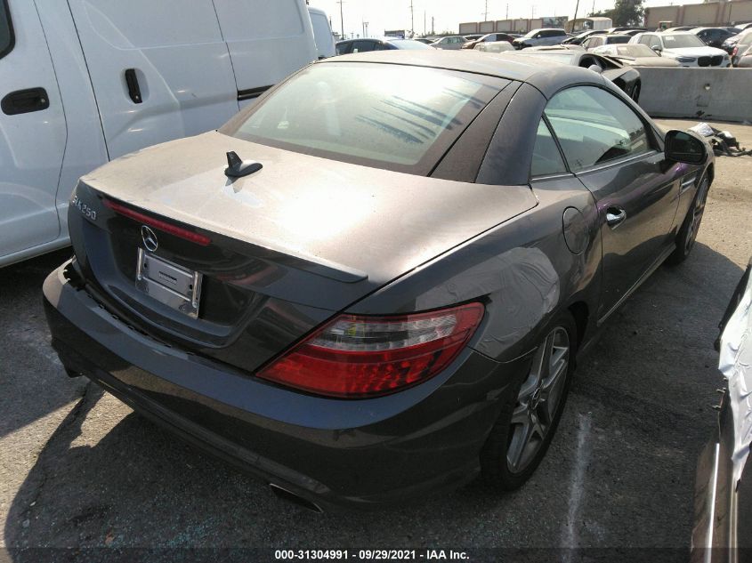 VIN WDDPK4HAXDF056131 2013 Mercedes-Benz SLK-Class,... no.4