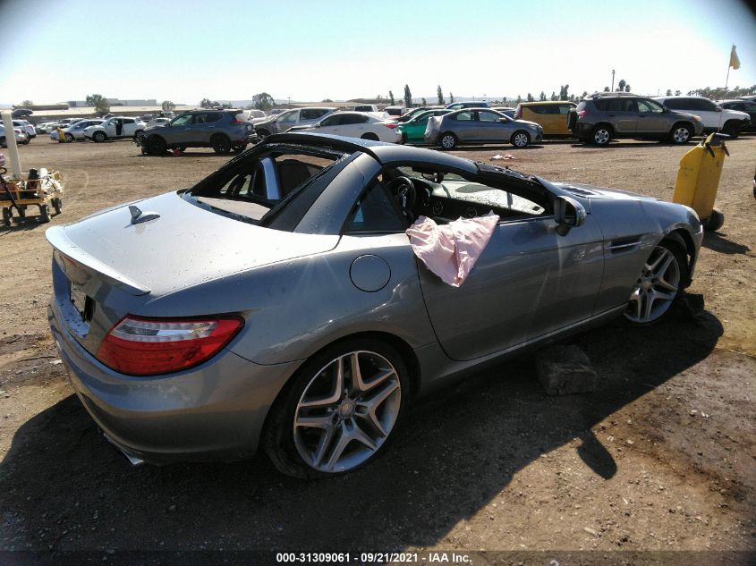 VIN WDDPK4HA8DF058797 2013 Mercedes-Benz SLK-Class,... no.4