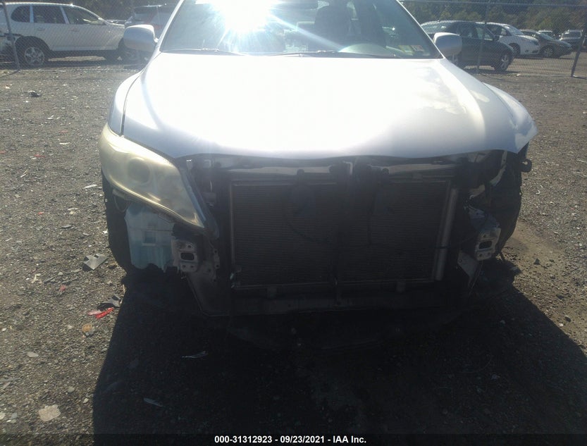 4T1BF3EK8BU120400