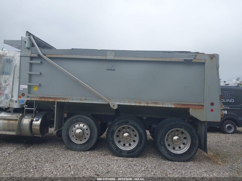 2018 OTHER PETERBILT 365 TRUCK N/A