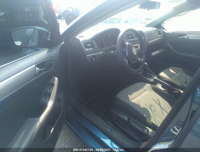 3VW2B7AJ1HM279757