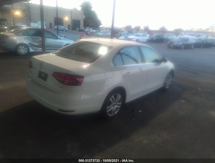 3VW2B7AJ7HM215352