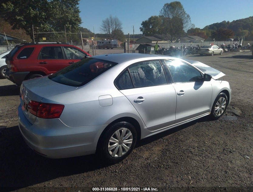 3VW2K7AJ4CM303767