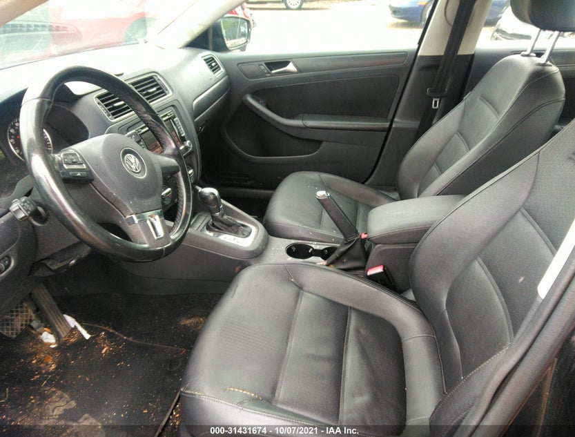 3VWDP7AJ8CM303054