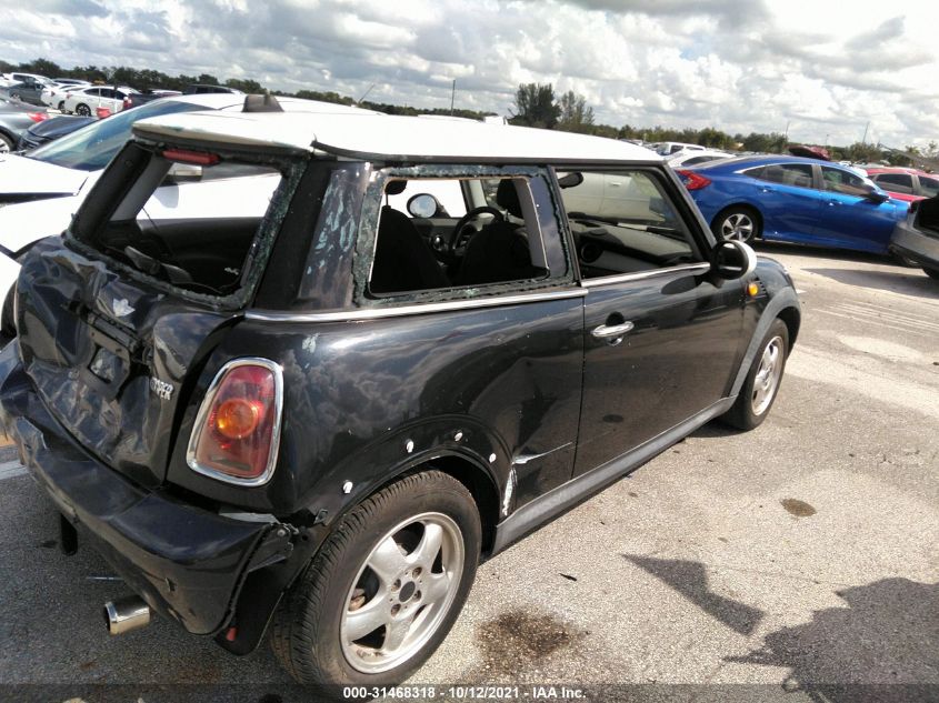 2007 Mini Cooper VIN: WMWMF33517TT56682 Lot: 31468318