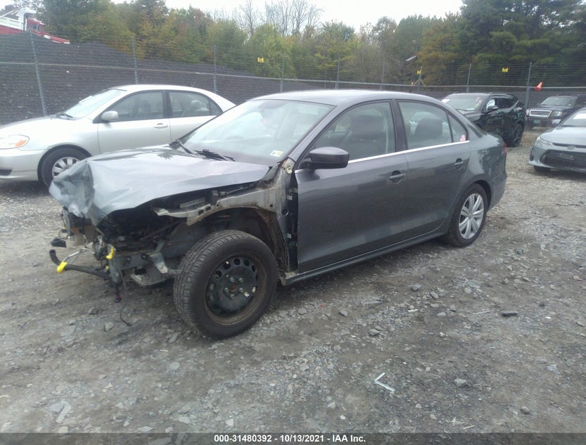 3VW2B7AJXHM318037