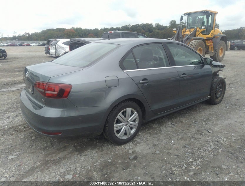 3VW2B7AJXHM318037