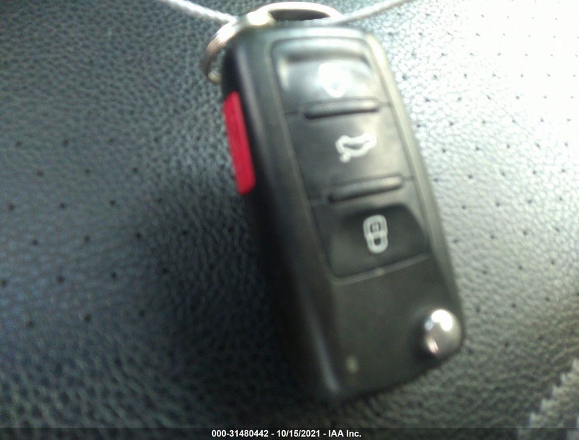 3VWDB7AJ4HM235521