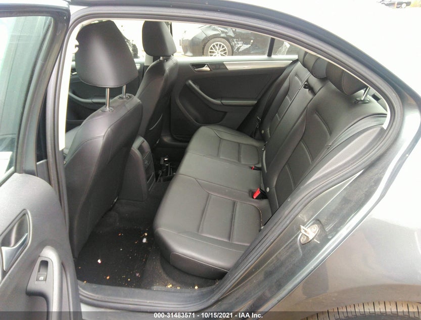 3VWDB7AJ4HM235079