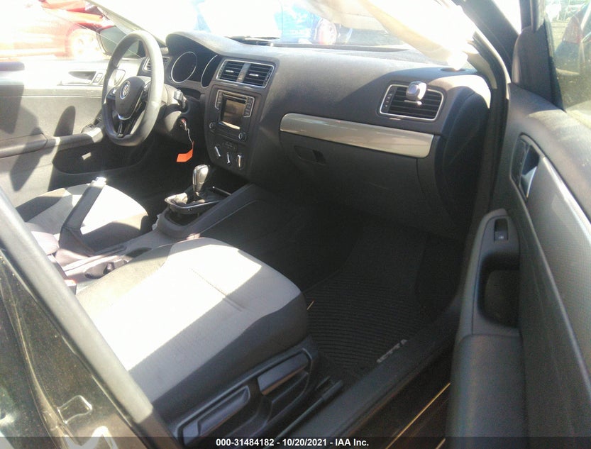 3VW2B7AJ5HM374693