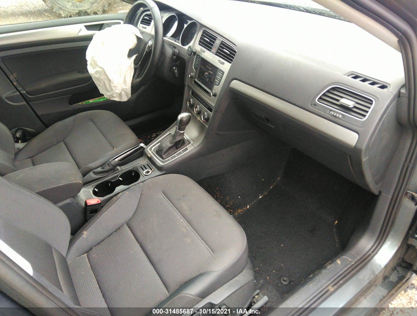 3VW217AU5HM015972