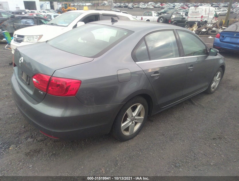 3VWLL7AJXDM289845