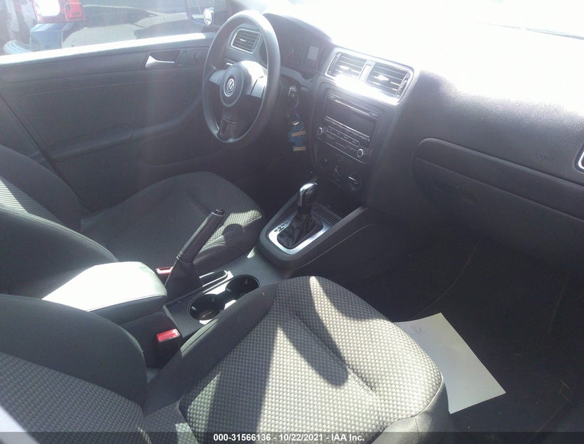 3VW2K7AJ0EM225801