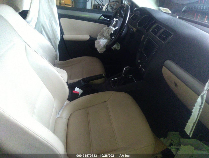 3VWDB7AJ1JM206533
