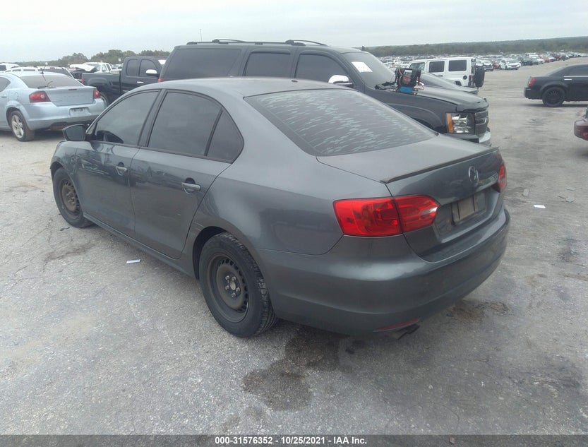 3VW1K7AJ1DM210685