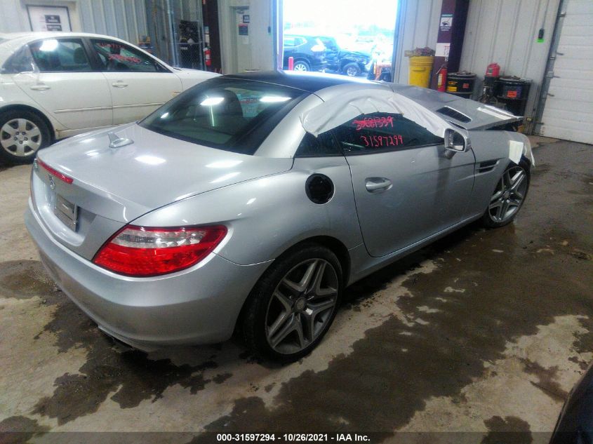 VIN WDDPK4HA7DF071511 2013 Mercedes-Benz SLK-Class,... no.4