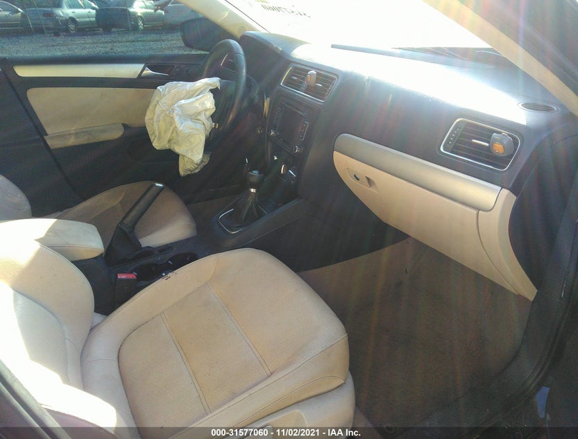 3VW3L7AJ8BM043406