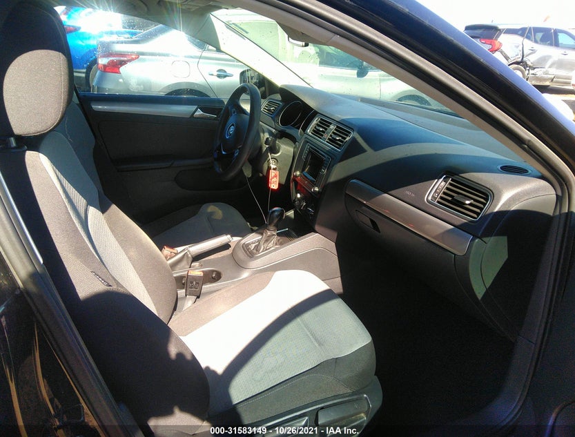 3VW2B7AJ4HM281227