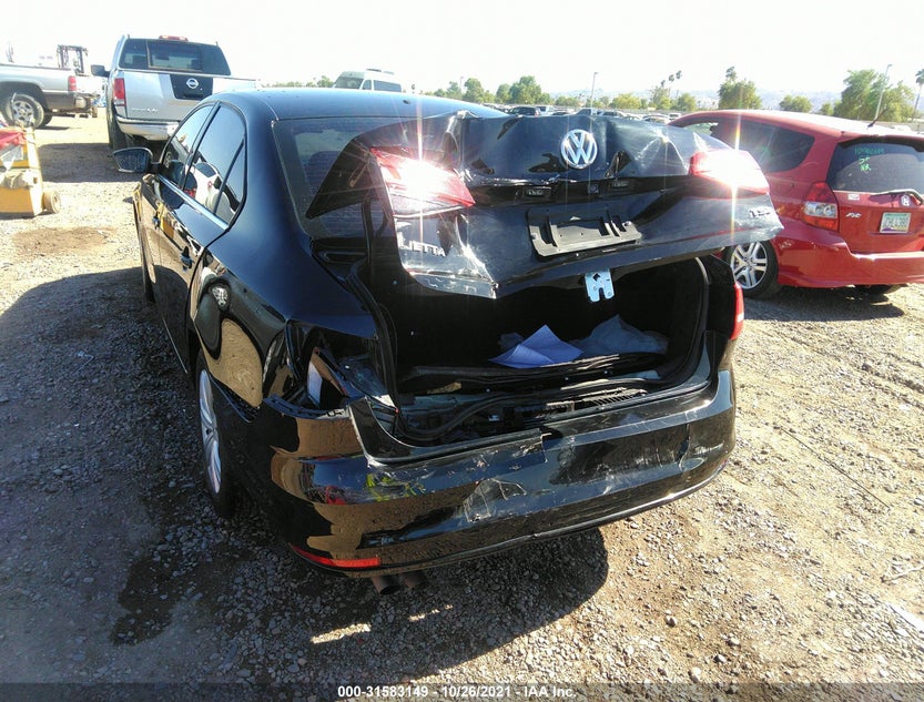 3VW2B7AJ4HM281227